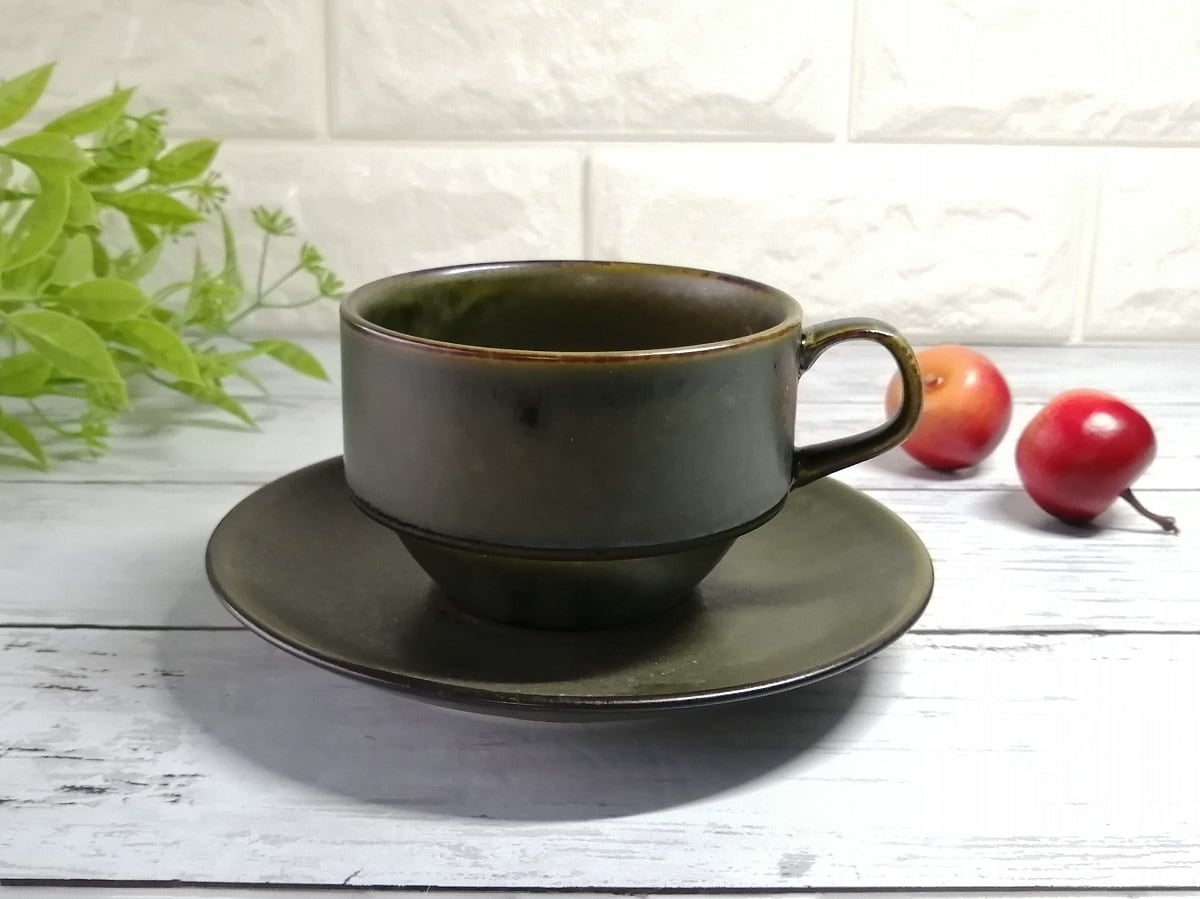 モンターニュ スープカップ＆ソーサーのセット エルム(深緑)・ビスタ