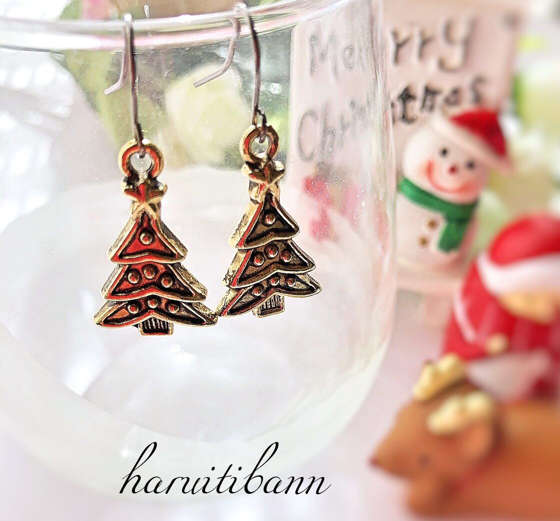 クリスマスツリーピアス | Pay ID