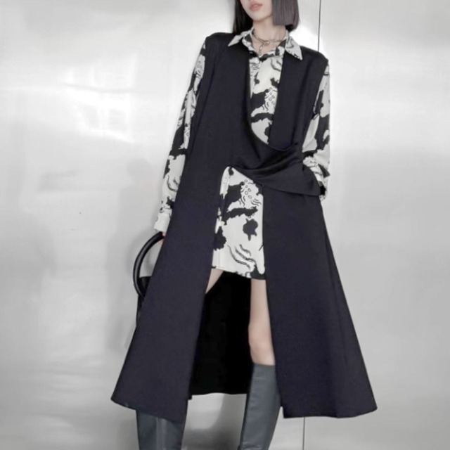 Asymmetrical long gilet  C0080