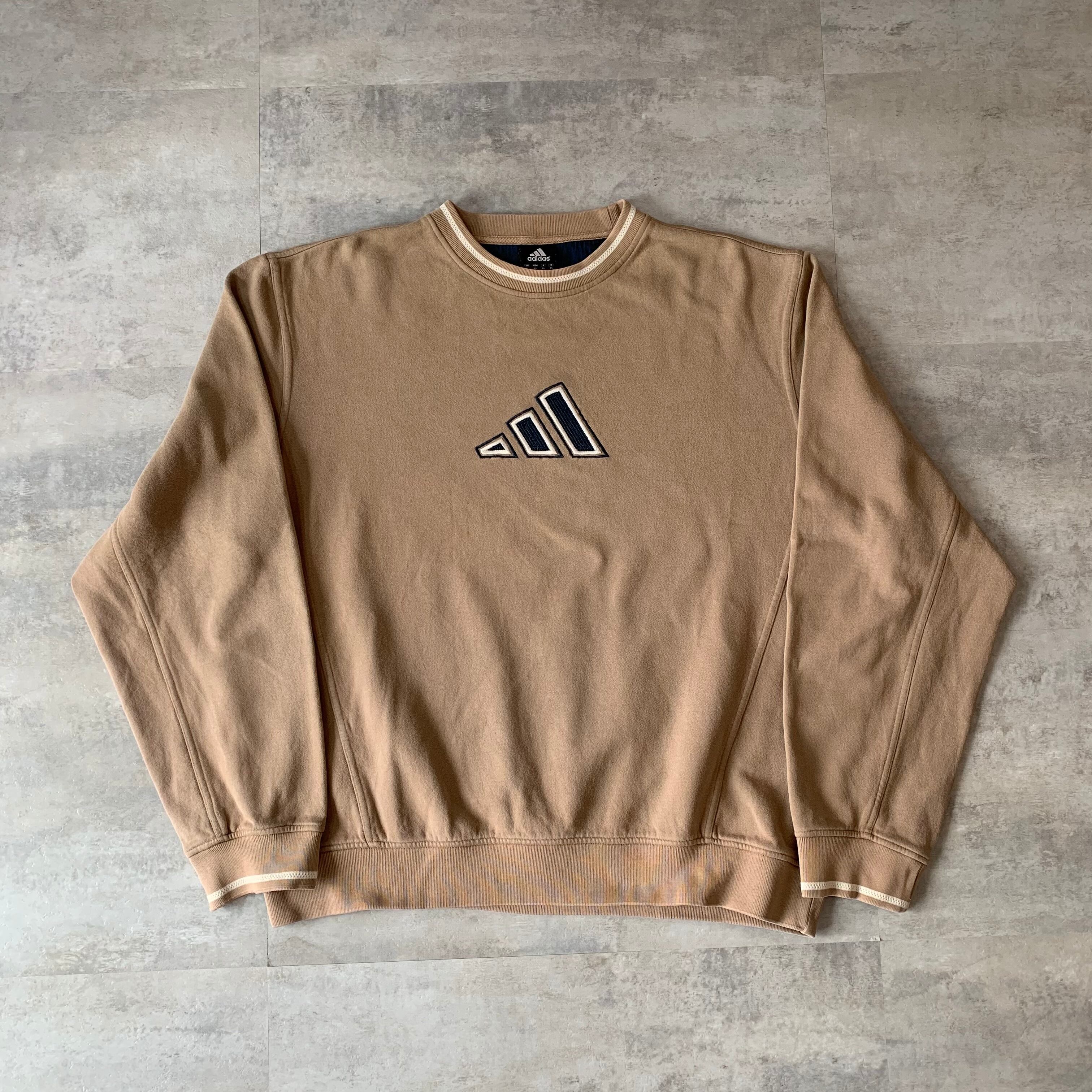 adidas アディダス スウェット アースカラー 刺繍ロゴ