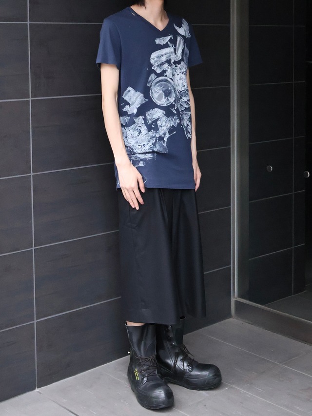 【KRISVANASSCHE】neck detail graphic T shirt