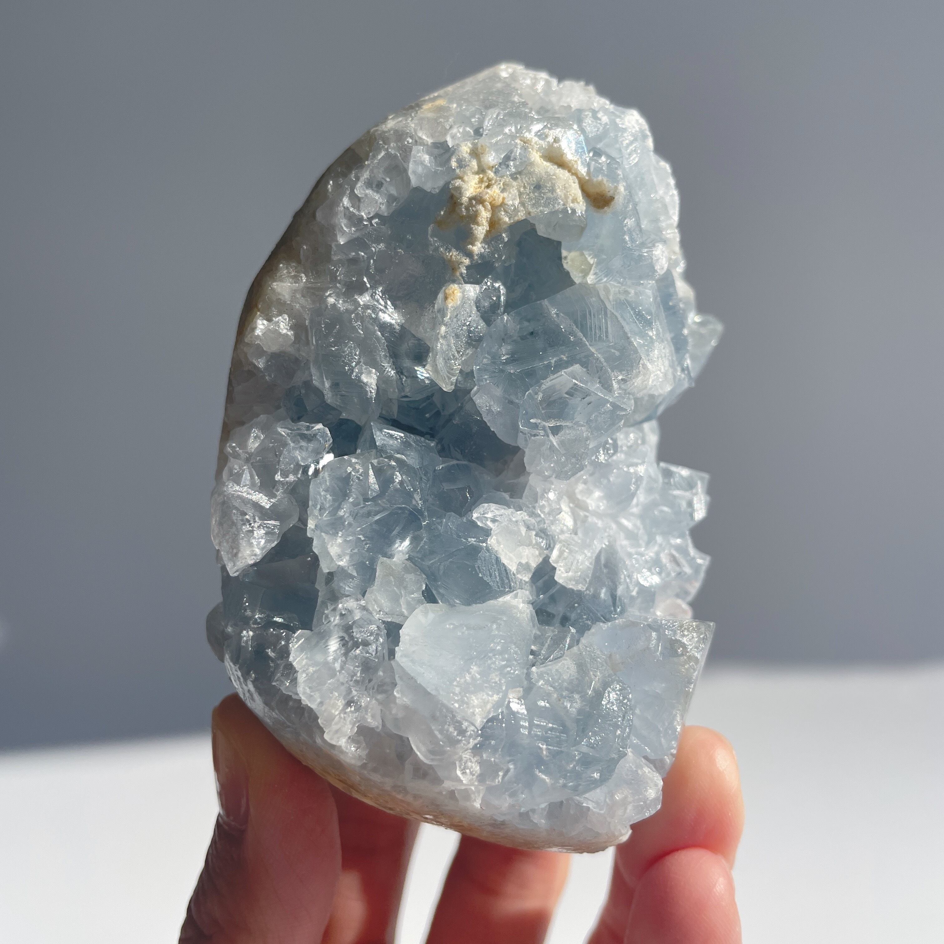 ころっとした卵型。セレスタイト 原石52◇ Celestite ◇天然石・鉱物・パワーストーン
