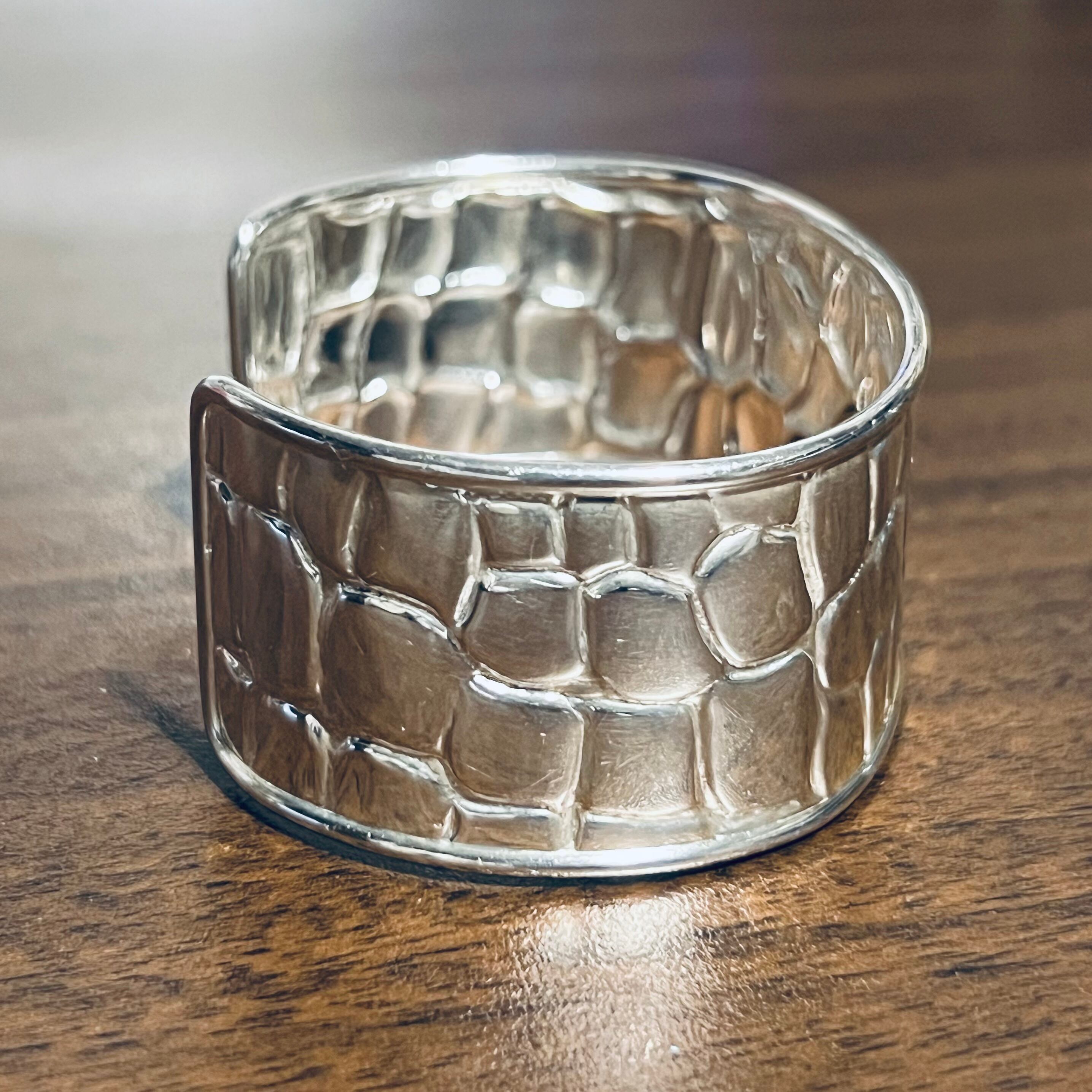 VINTAGE TIFFANY & CO. Crocodile Cuff Bracelet Sterling Silver | ヴィンテージ  ティファニー クロコダイル カフ ブレスレット スターリング シルバー | THE OLDER VINTAGE powered by BASE