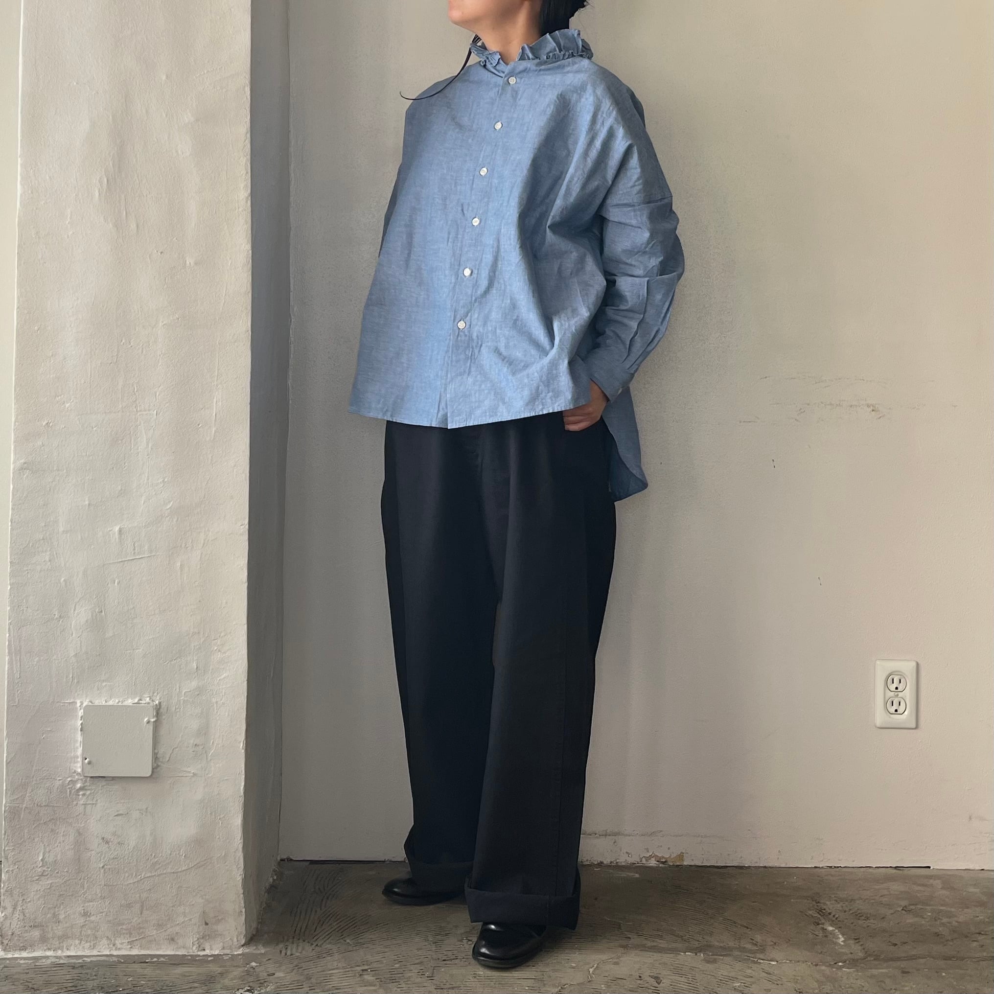 25ss Yarmo DUNGAREE RUFFLE SHIRTS シャツ Yarmo Ruffle Shirts Dungaree（ラッフルシャツダンガリー） | coromo