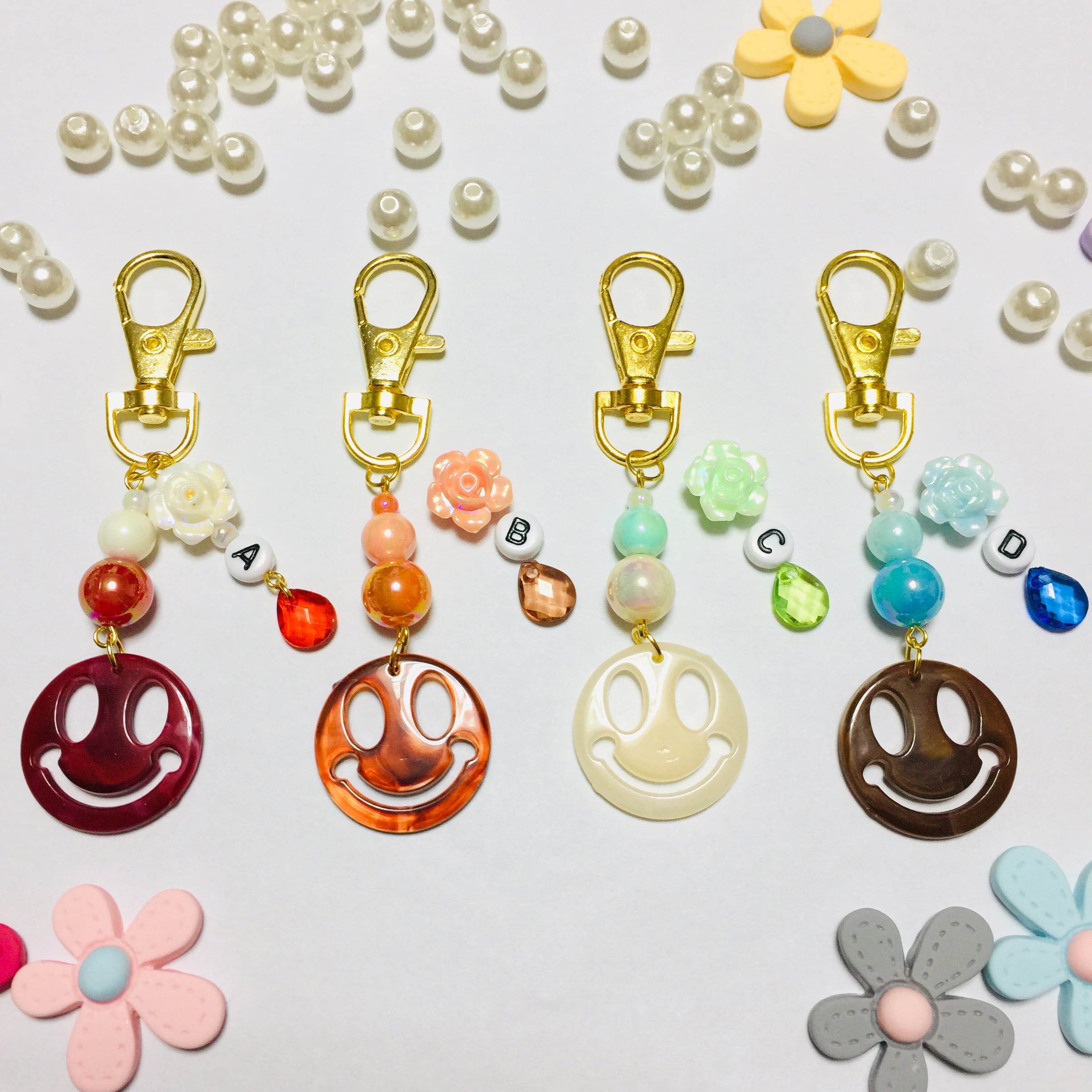 ハンドメイド イニシャルマスコットキーホルダー かゆい