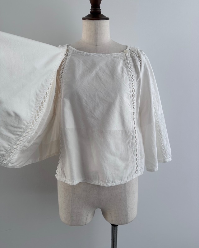 ISSEY MIYAKE　LATTICE TRIM BLOUSE