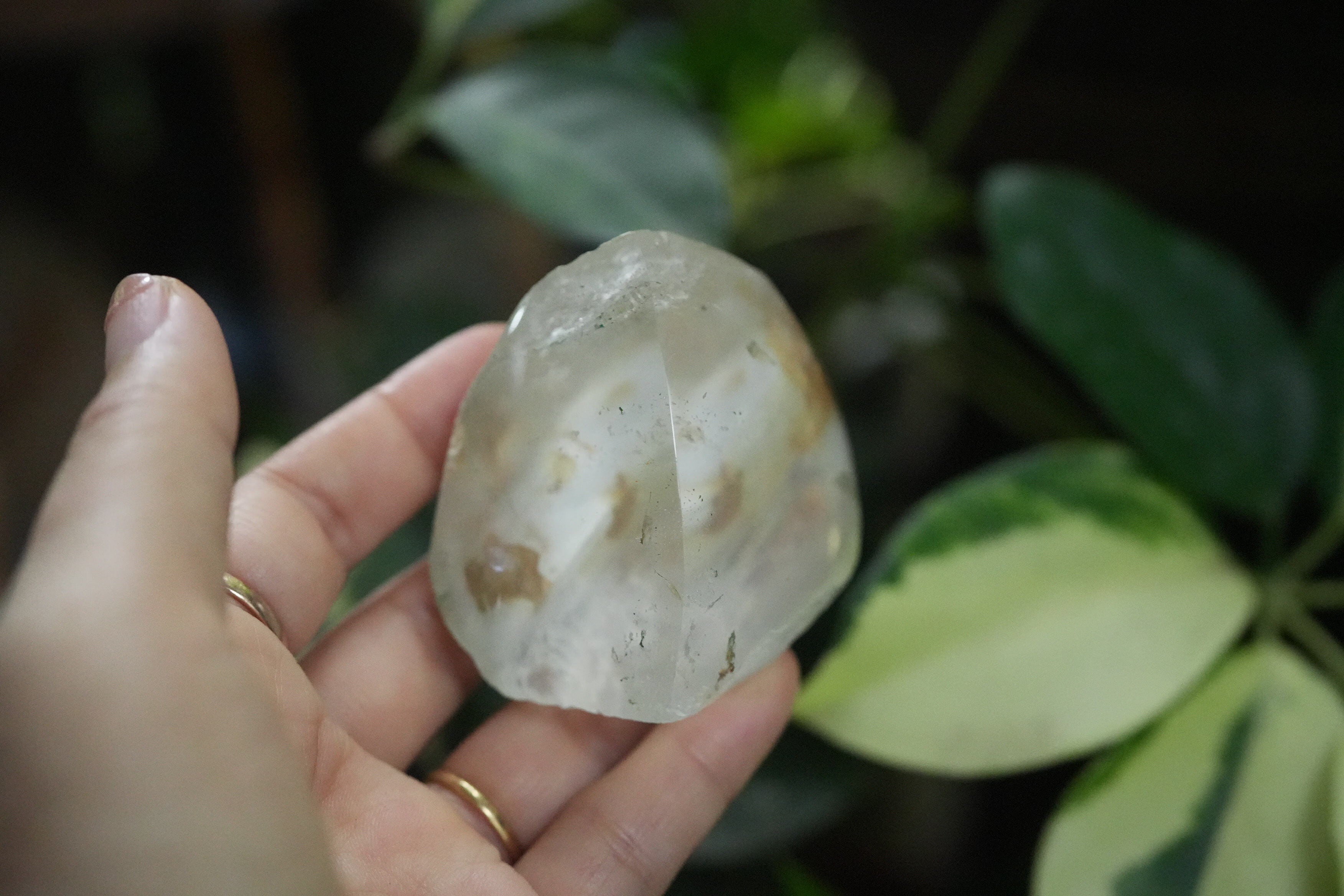虹入りホワイト☆ガーデンクォーツ原石 s1355 | Funky garuda Stone