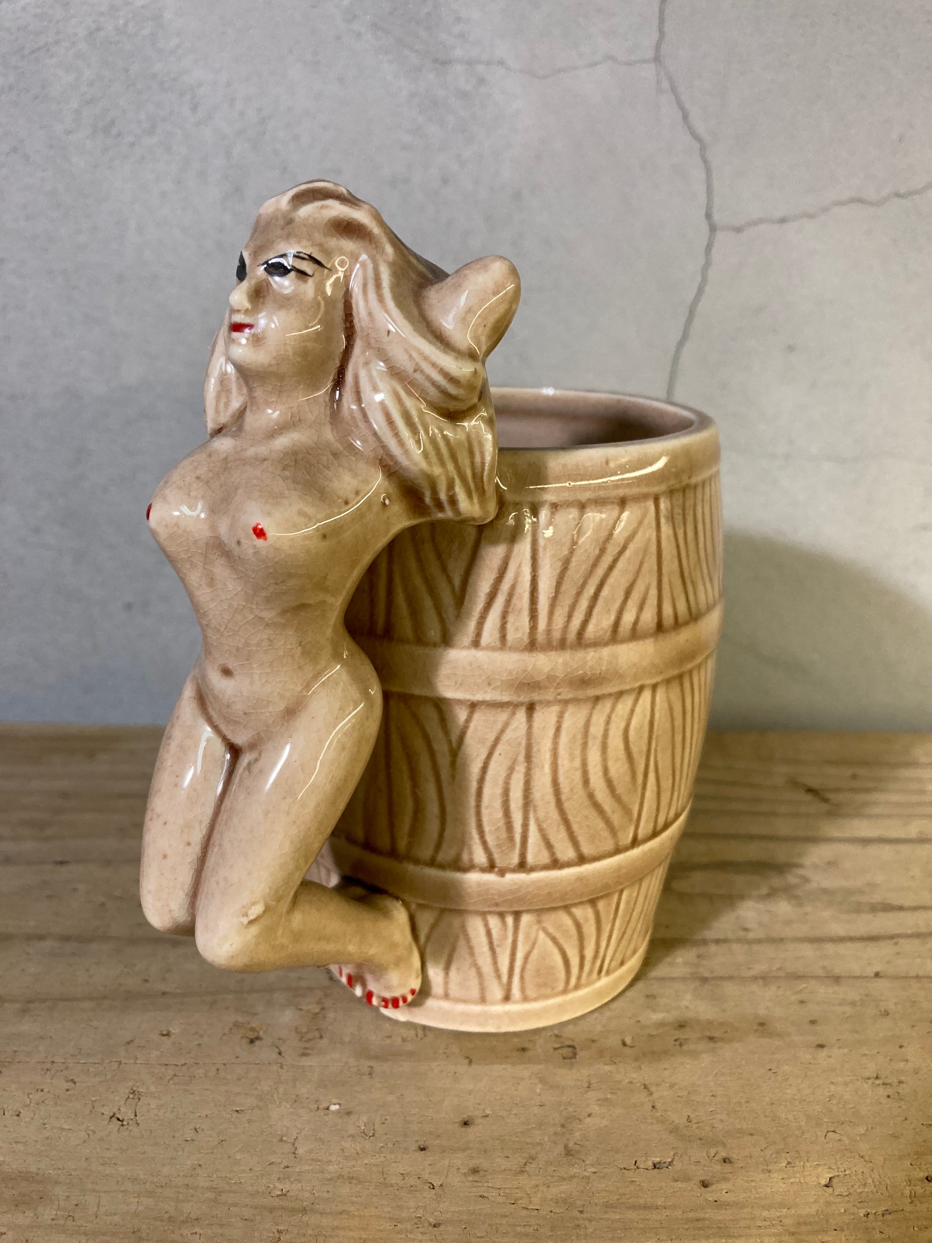 VINTAGE PINUP MUG  (beady antiques)