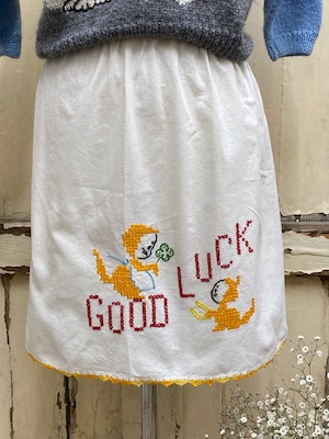 GOOD LUCKと2にゃんずのハンドメイドのハーフエプロン【カナダより入荷】