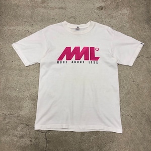 00s MORE ABOUT LESS/Logo print Tee/M/anvilボディー/ロゴプリントTシャツ/ホワイト/ピンク/モアアバウトレス