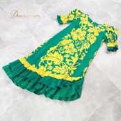 フラダンス 衣装 ワンピース ドレス グリーン系 ムームーファクトリー ハワイ製 T&L MUUMUU FACTORY ハイビスカス柄 モンステラ柄 緑 ハワイアンプリント フリル アロハ フラ ダンス レッスン 練習 黄 ダンス衣装 ハワイアンダンス レディース イエロー系 華やか 鮮やか かわいい おしゃれ タグ フラワー柄 ボタニカル柄 鮮やかデザイン トロピカル柄 グリーン イエロー 配色 ゆったりシルエット マキシ丈 五分袖 フレア裾 フリル裾 ラッフル かぶり ワンピースタイプ