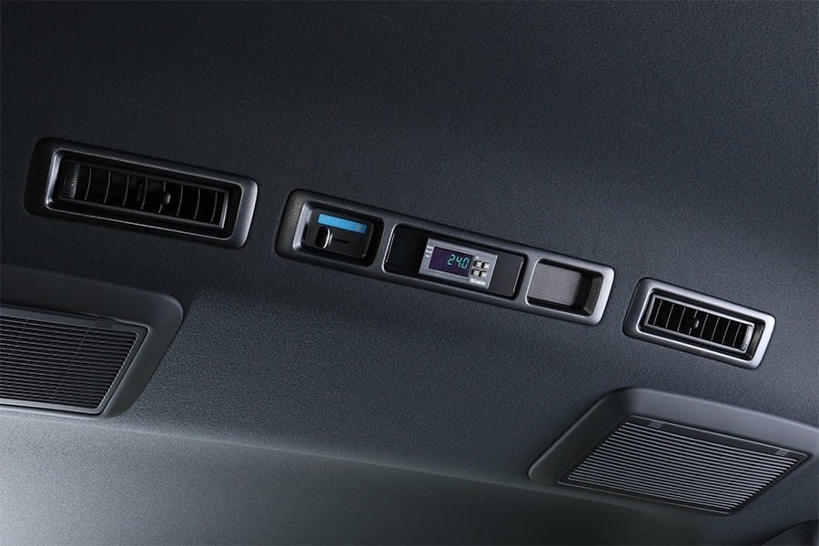 UI vehicle ハイエース 200系 リアクーラー＆ヒーターコントローラー