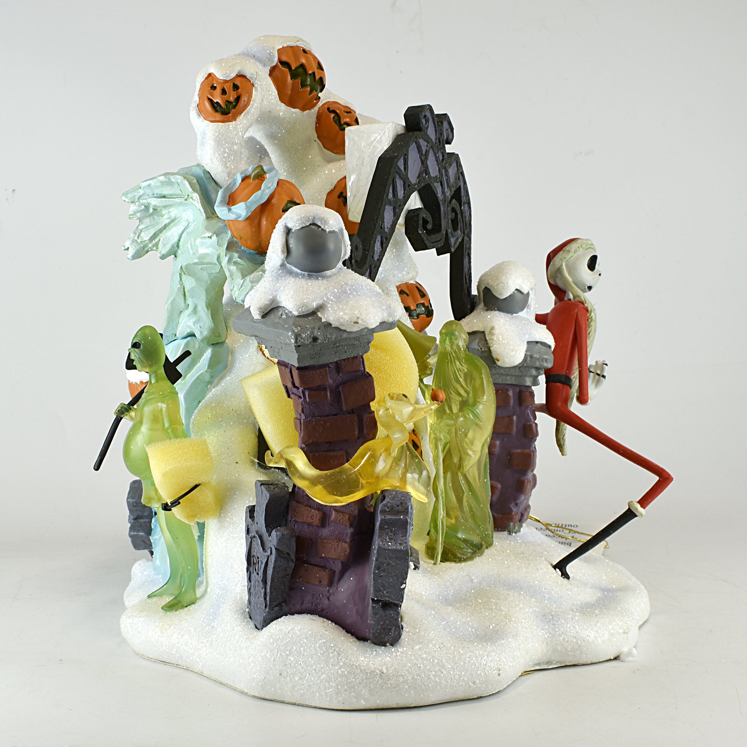 ナイトメア・ビフォア・クリスマス かぼちゃの墓場 ライトアップ