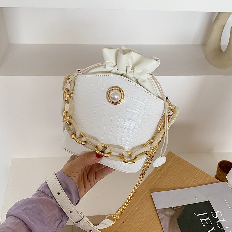 夏の小さなバッグ女性のバッグ2020人気の新しいトレンディなワイルドチェーンショルダーメッセンジャーバッグinsファッションバケットバッグ Tiancai_Wing_Bag0227352