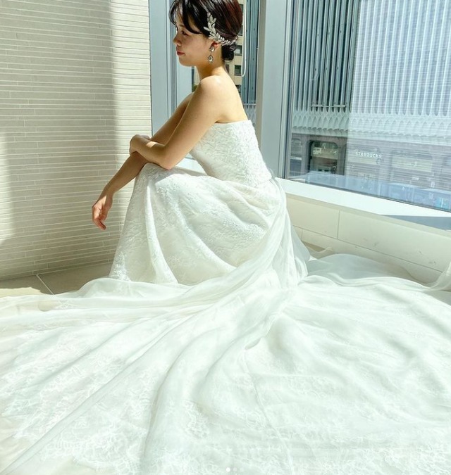 大人気！ウエディングドレス　繊細なレース　ホワイト　トレーン　花嫁/結婚式レディース