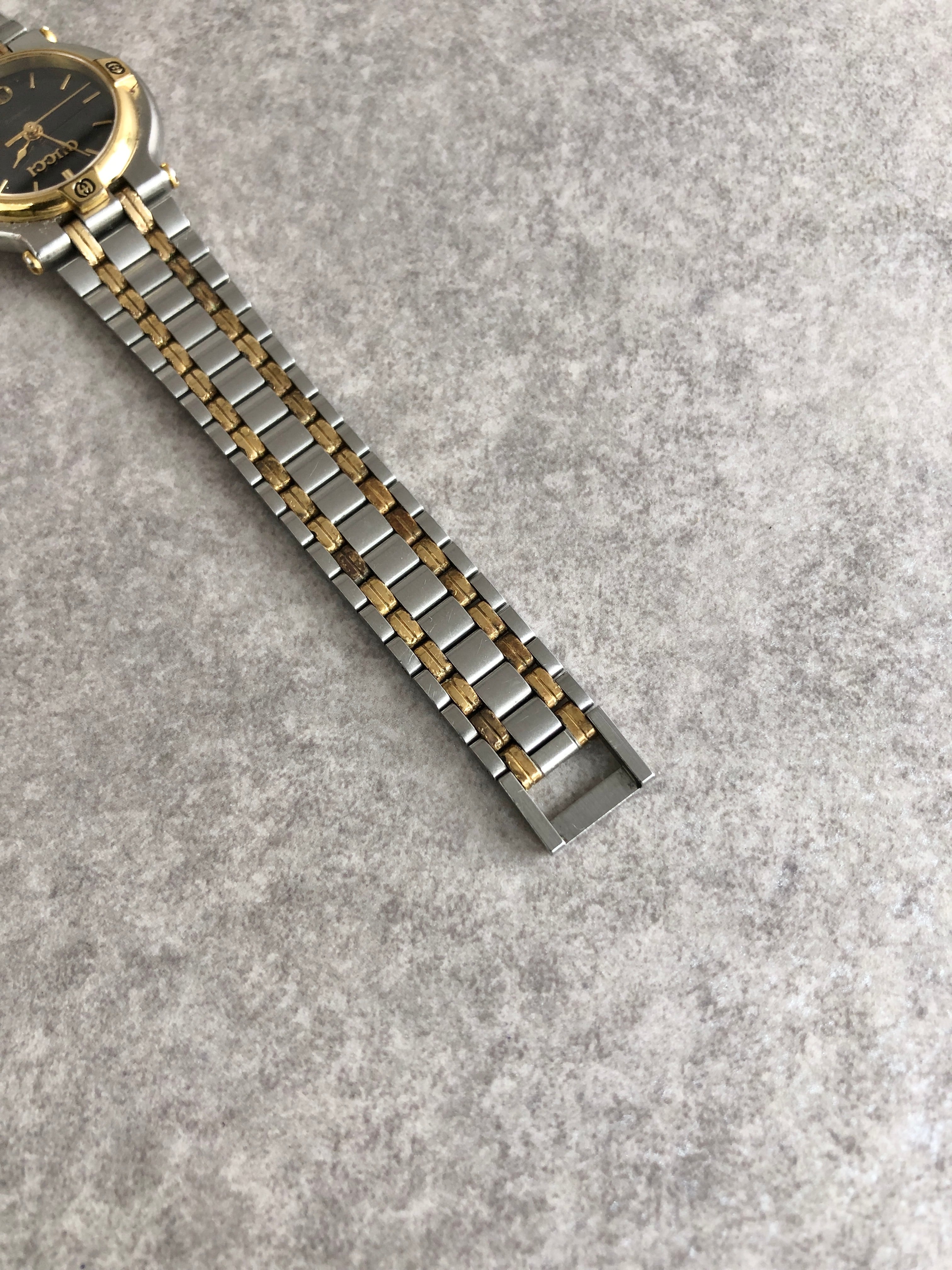GUCCI グッチ 腕時計 シルバー×ゴールド ロゴ ステンレススチール