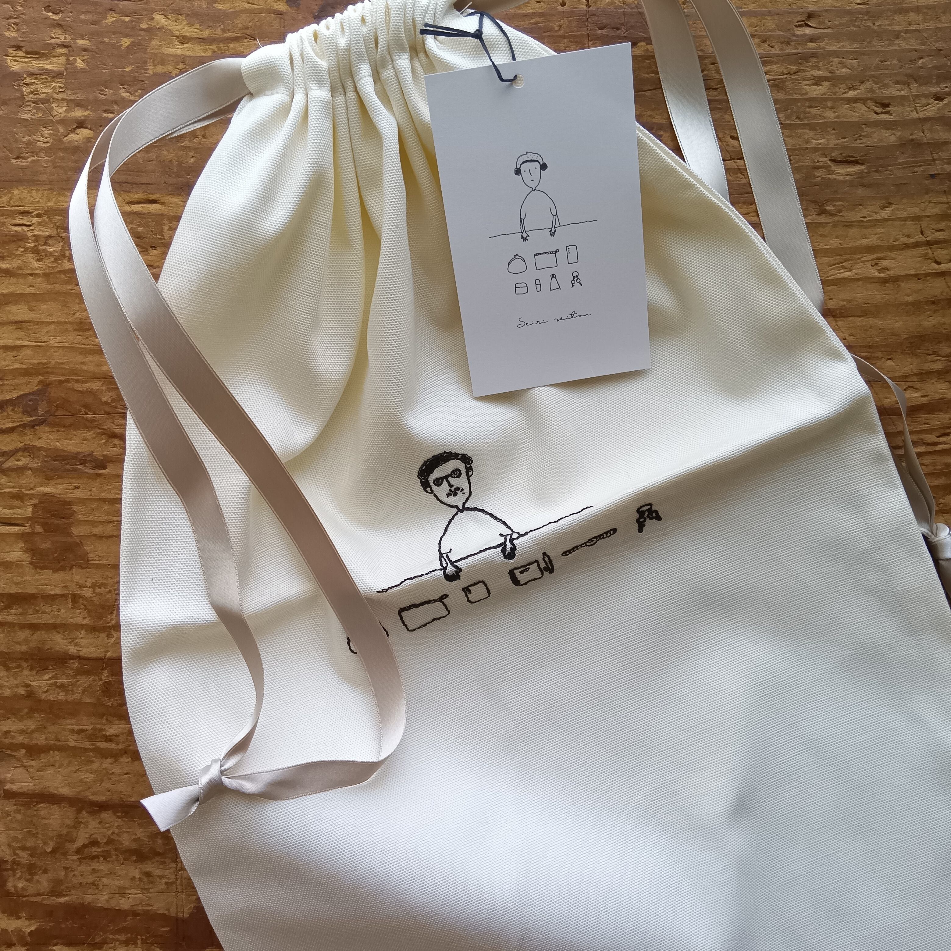 2410-37 手のひら巾着サシェ 香り袋 刺繍入り ローズネックレス ブルー 2410-37 手のひら巾着サシェ 香り袋 刺繍入り ローズネックレス