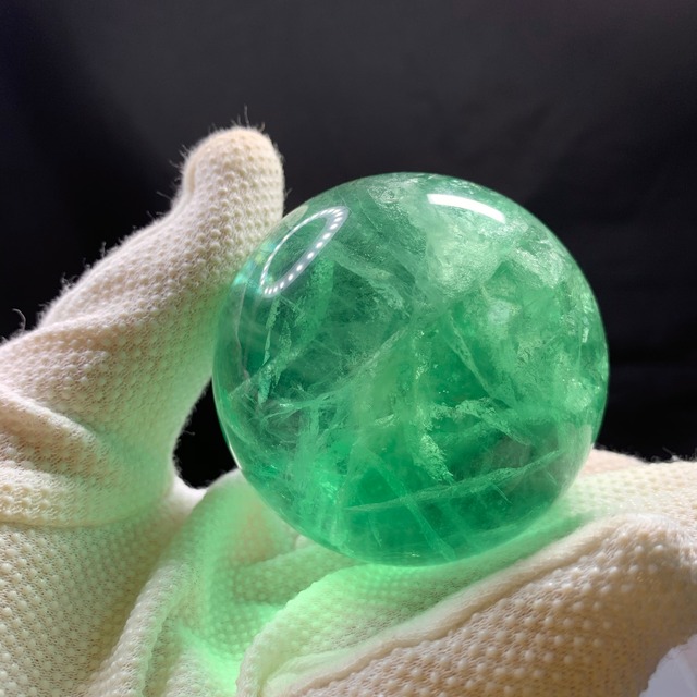 秘蔵プレミアム✩透明度高め大玉グリーンフローライトスフィア