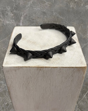 "gunda" THORN BANGLE BLK