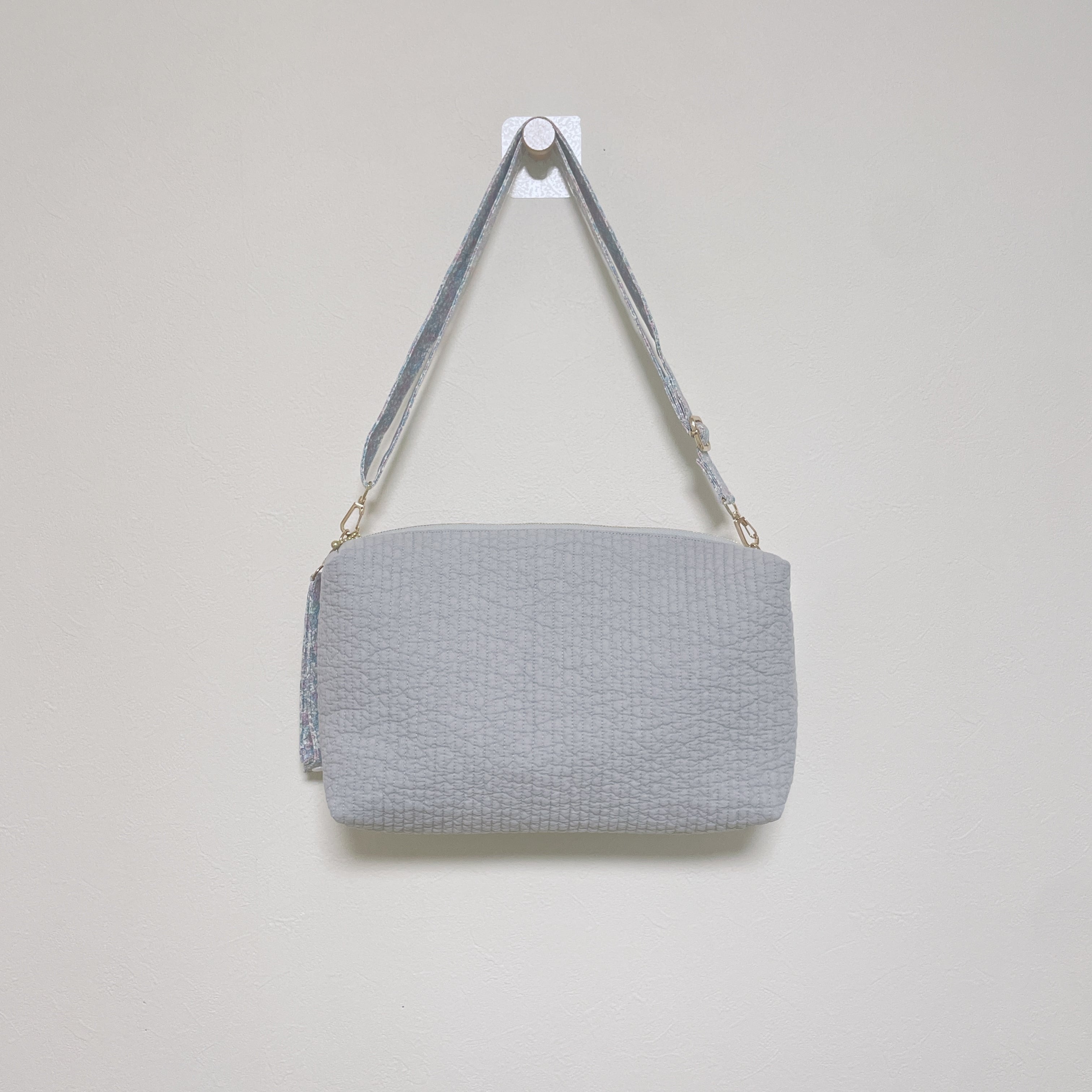 マルチポーチ ショルダーバッグ オムツポーチ（グレーとブルー系  