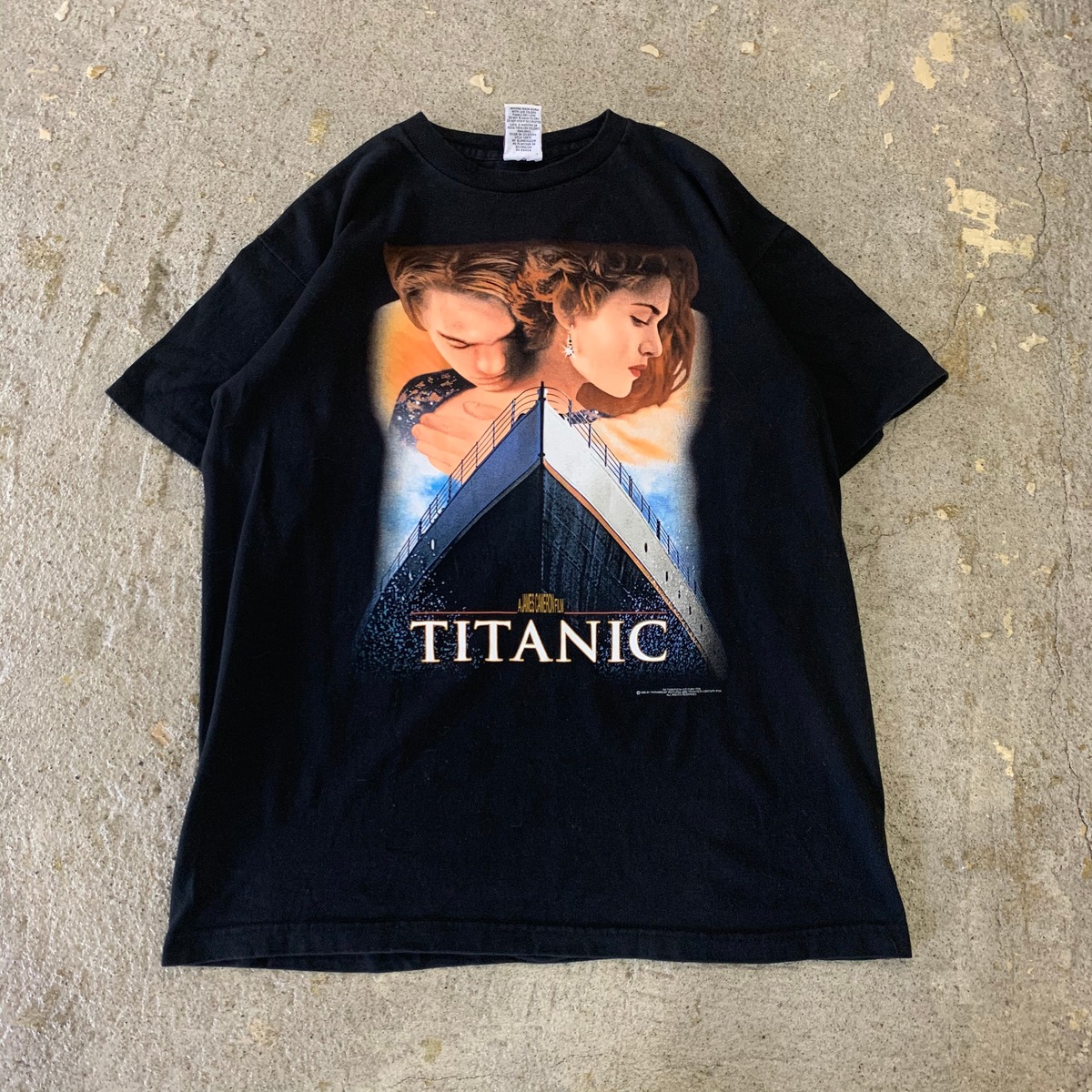 90s titanic T-shirt | What