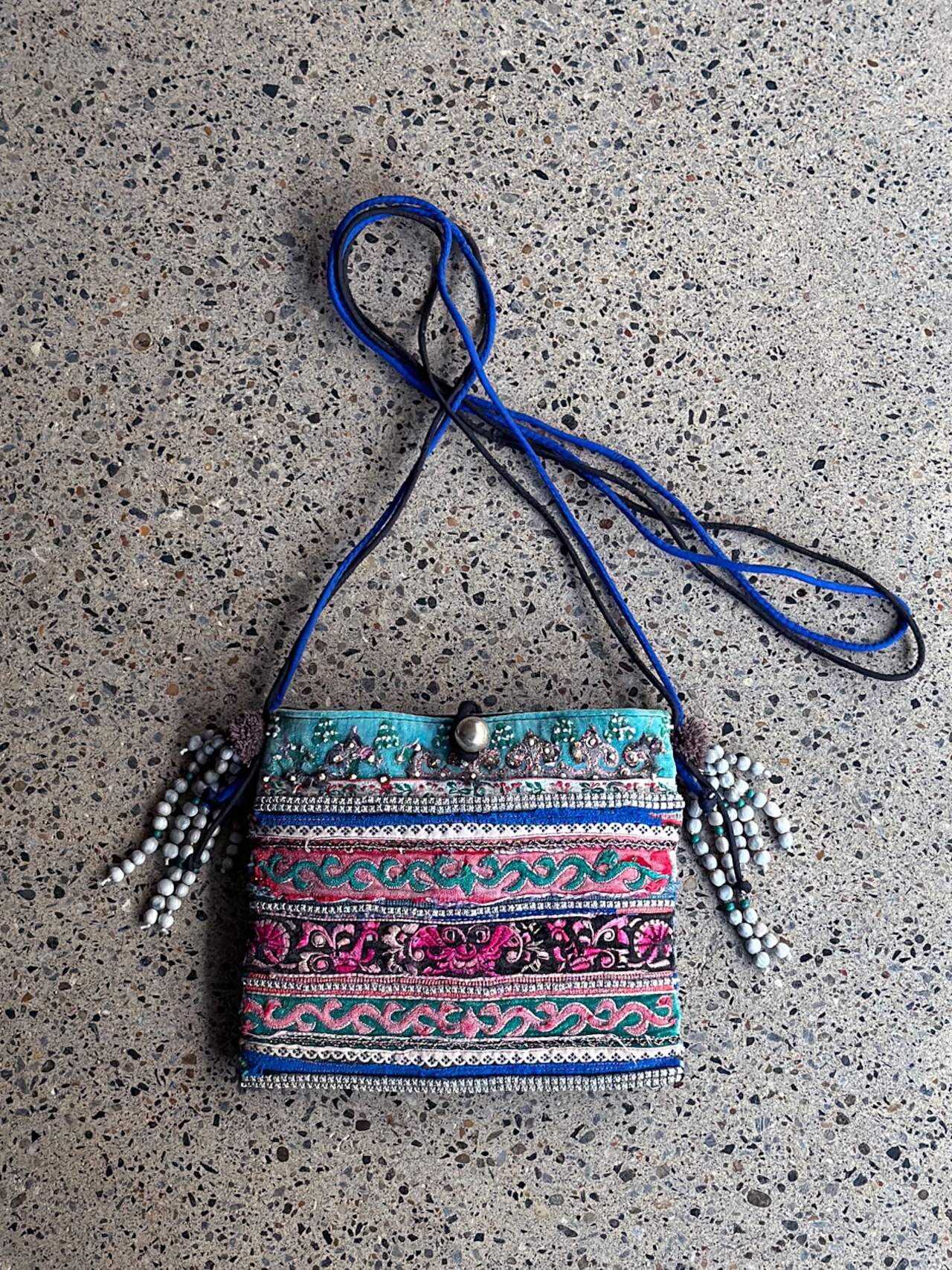 Miao tribe／Vintage textile shoulder bag