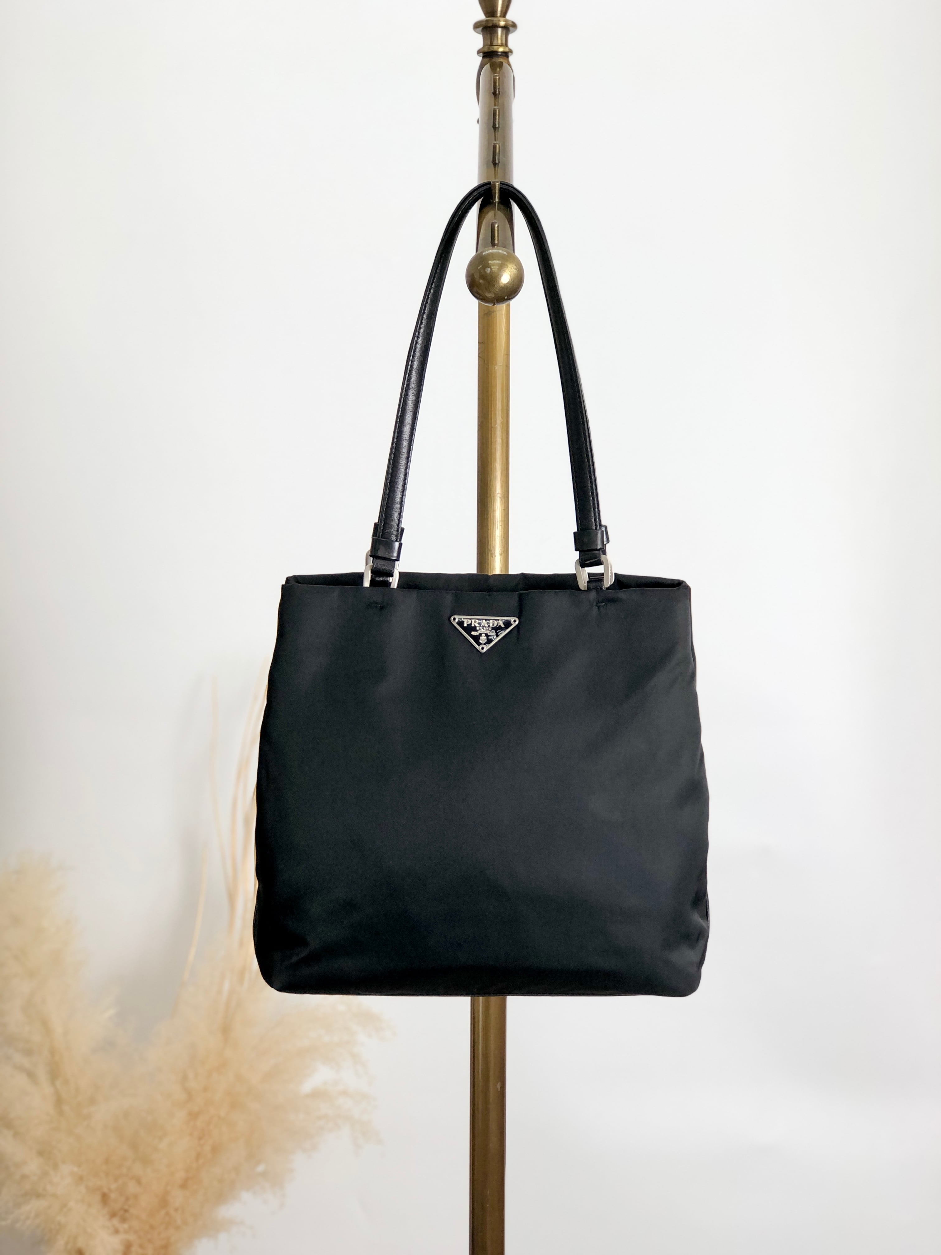PRADA プラダ ハンドバッグ ブラック トライアングルロゴ ナイロン 