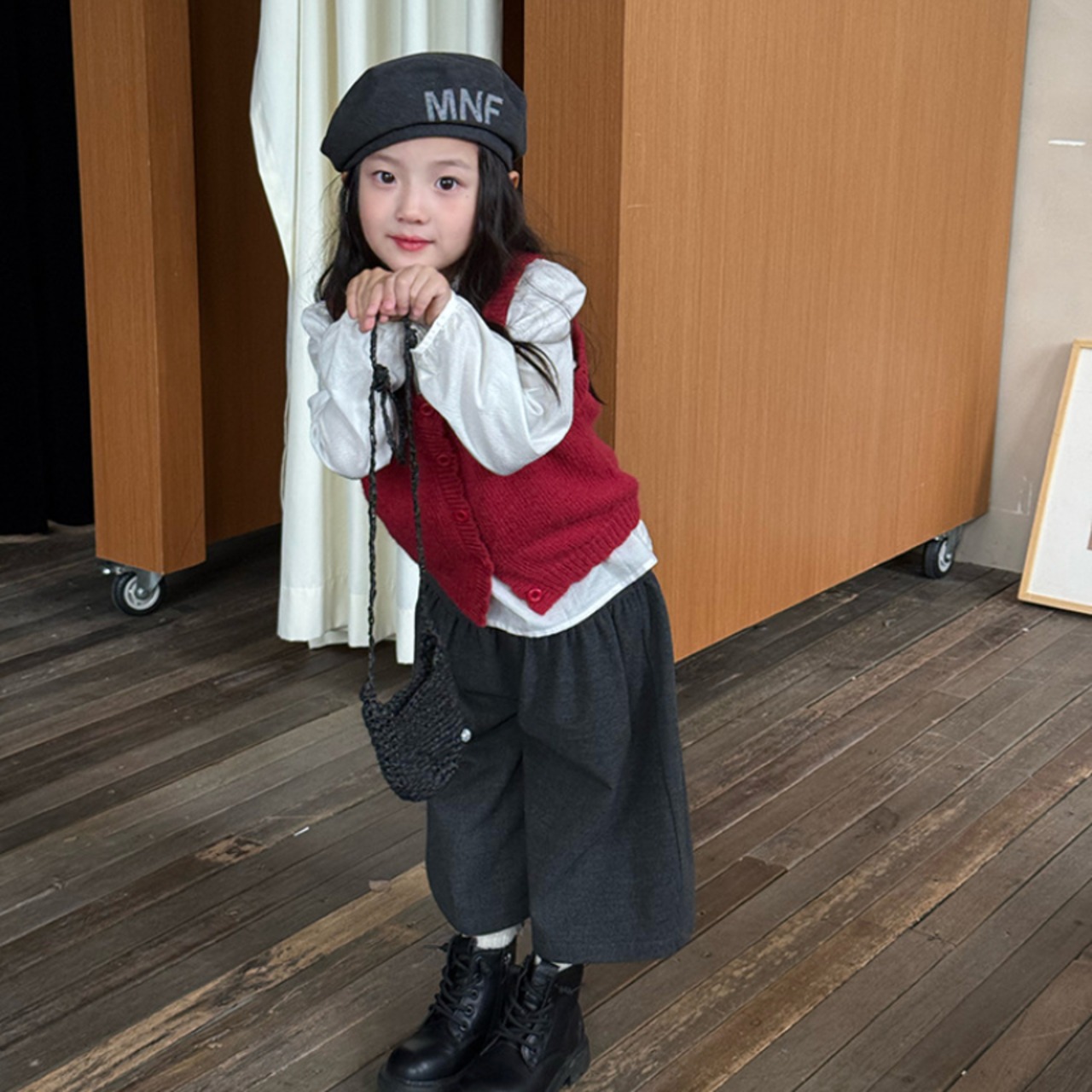 秋編みレースニットベスト