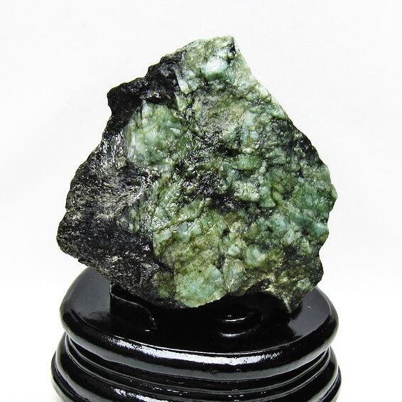 エメラルド 原石 台座付属 一点物 181-4666