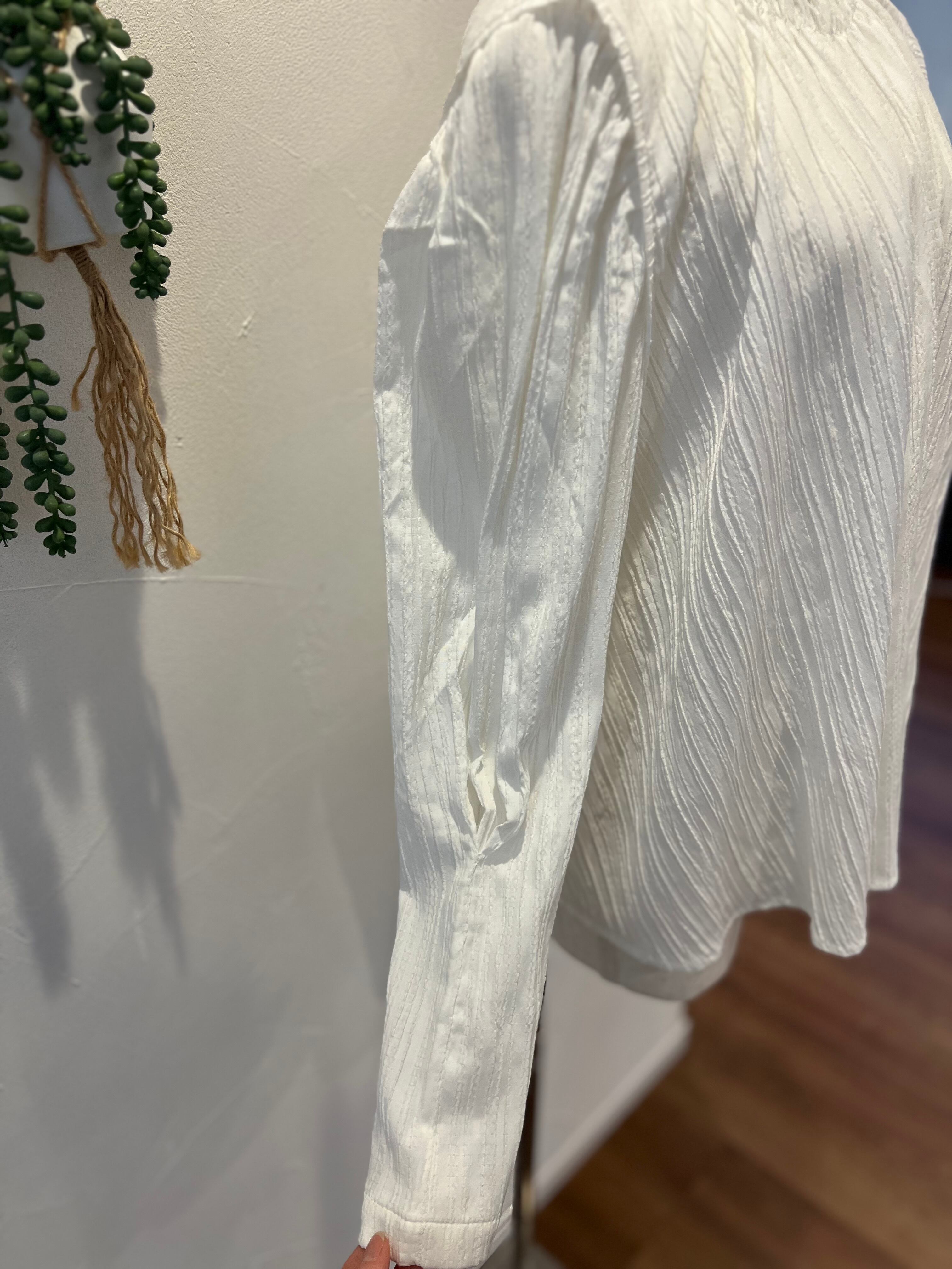 【SELECT】フリルカラーシャーリングブラウス