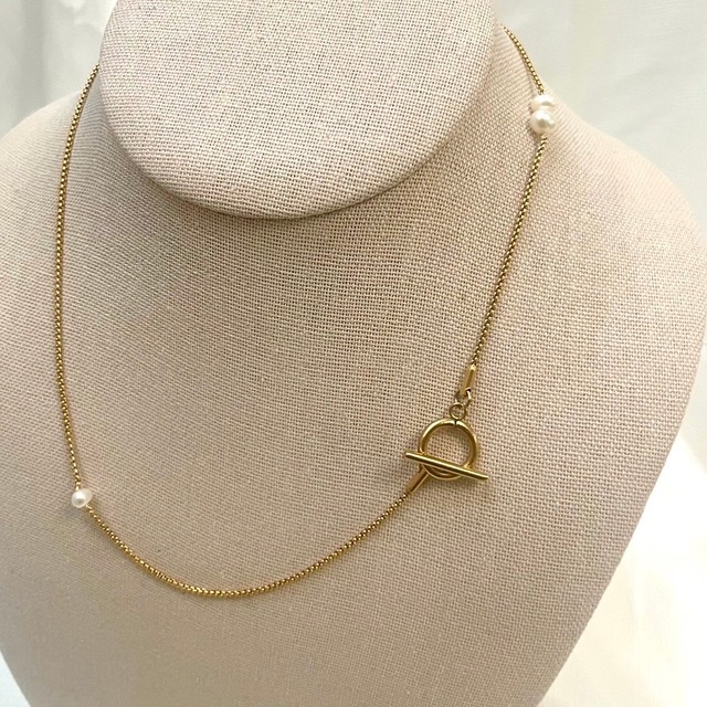 Fragile Necklace}