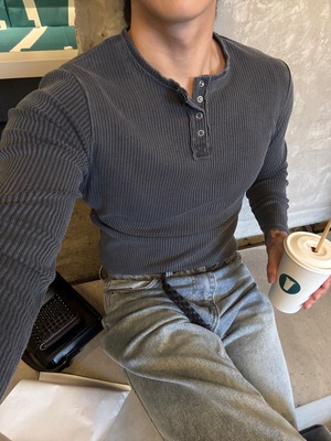 Pigment Ribbed Henley Neck Long Sleeve Knit (2color)