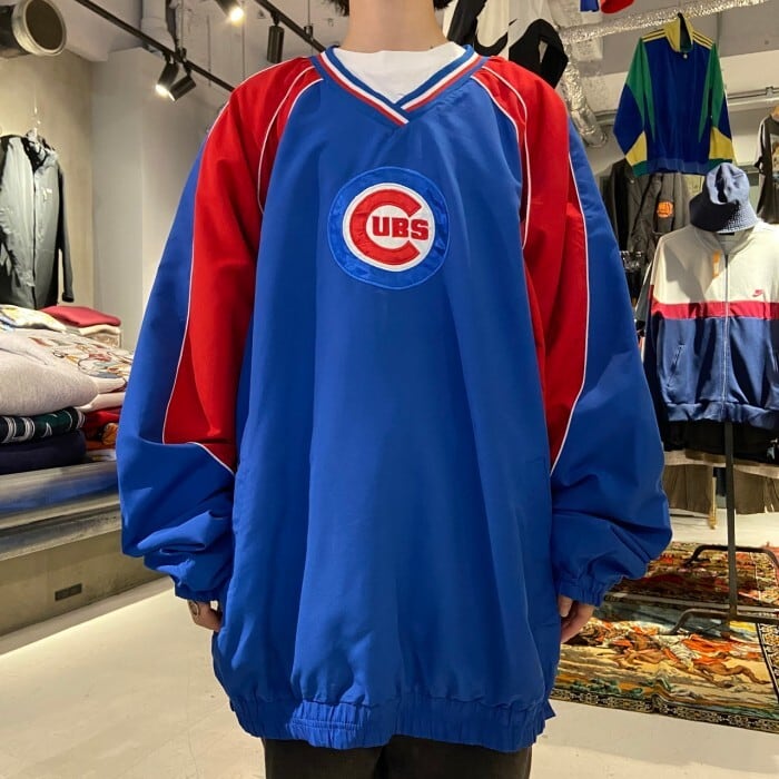 90年代〜 シカゴ・カブス プルオーバージャケット メンズXL相当 古着 CHICAGO CUBS MLB メジャーリーグ ポリエステル  ウォームアッププルオーバー Vネック チームロゴ バックロゴ 刺繍 90s ビンテージ ヴィンテージ ブルー 青色【ナイロンジャケット】【HA10】  | cave