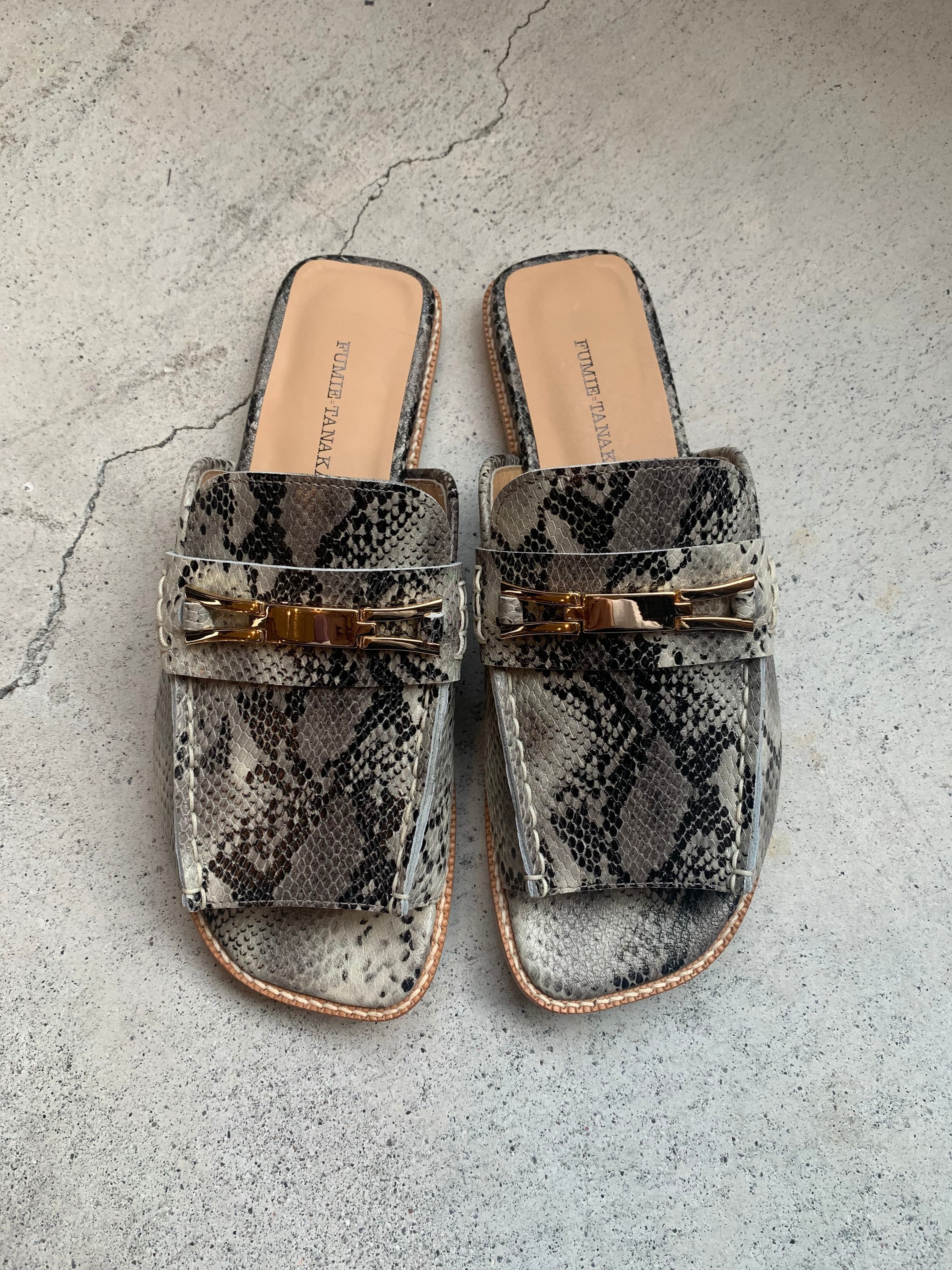 FUMIE=TANAKA　bit loafer sandal  (Grey)