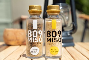 【ギフト袋に入れてお届け！】 ヤマク食品809MISO   2種セット 「赤味噌と鰹節と黒ゴマのシーズニング」「 白味噌とチーズのシーズニング」