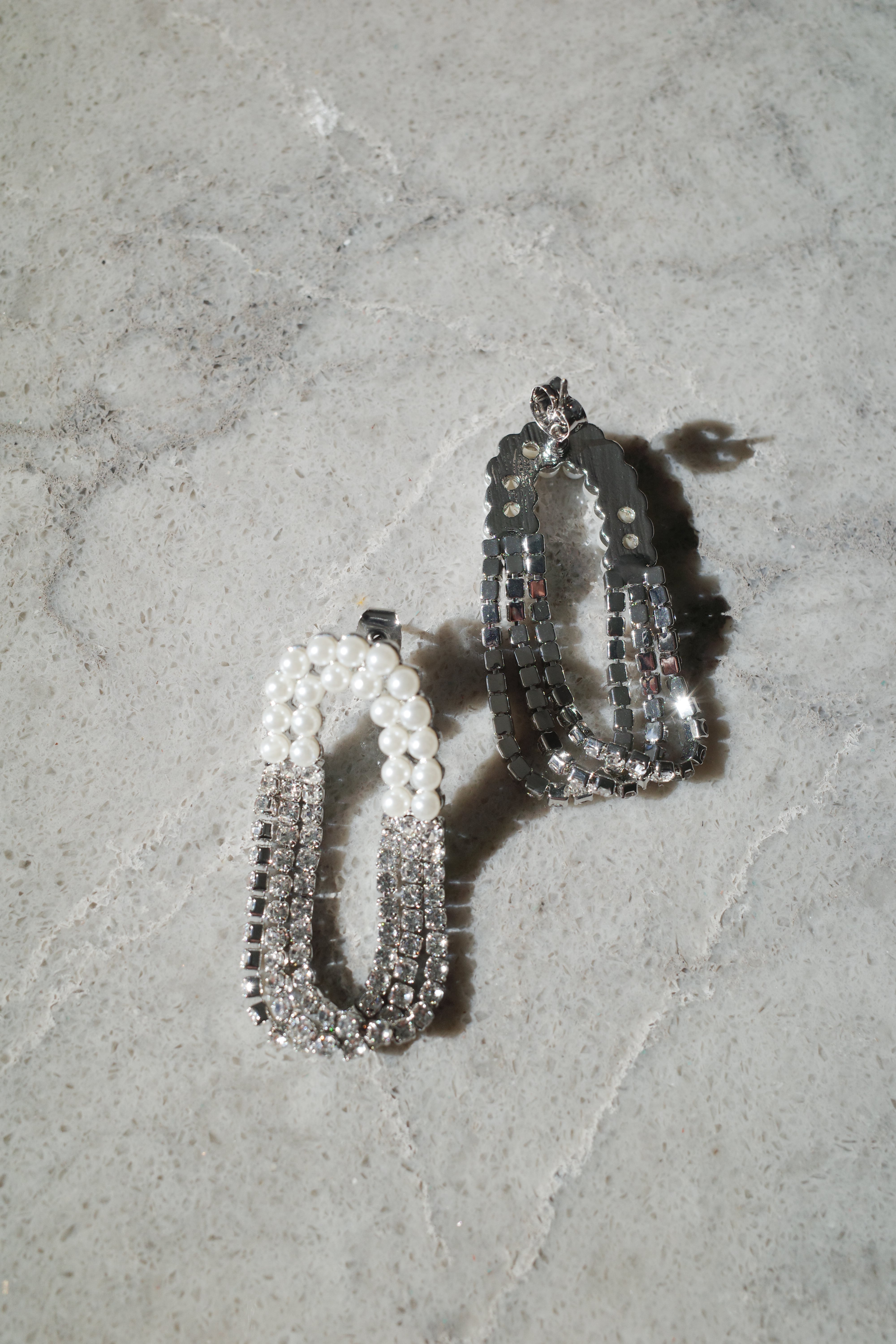 パールビジューフープピアス | yujune