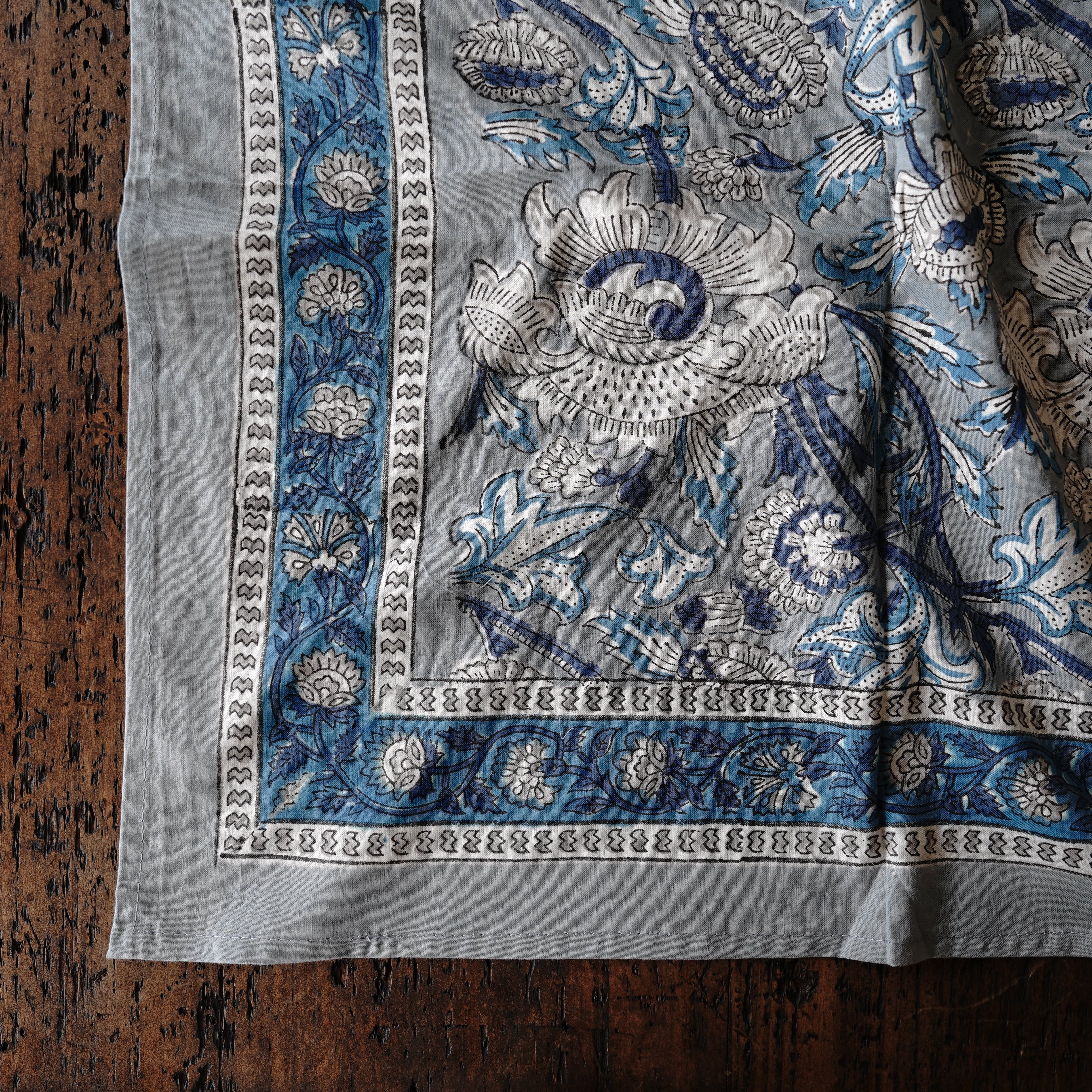 ブロックプリントマルチカバー(110×110) ブルー系