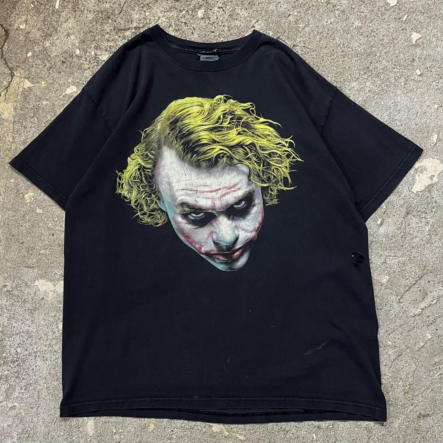 2008´s 映画 The Dark Knight ジョーカー Tシャツ-