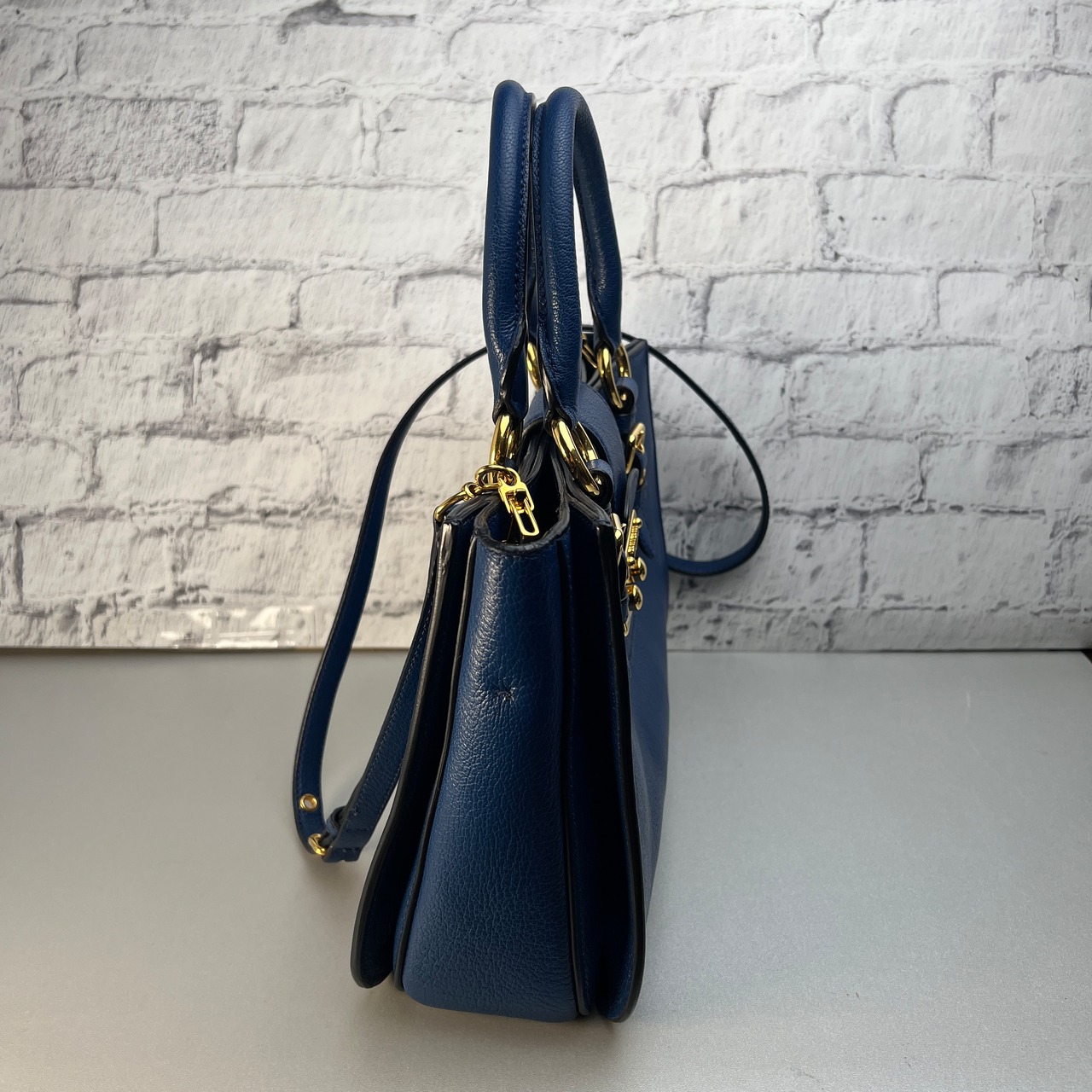 MIU MIUミュウミュウ マドラス 2WAY レザー ショルダーバッグ ブルー A-9761