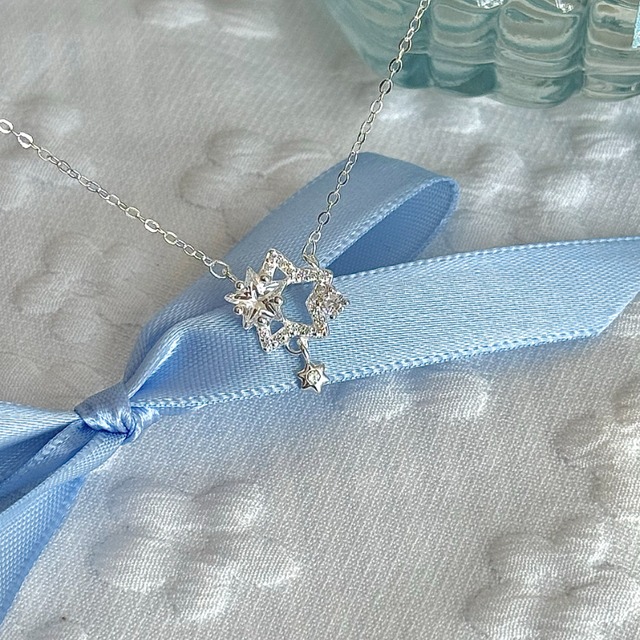 Lolaシルバー恒星ネックレス