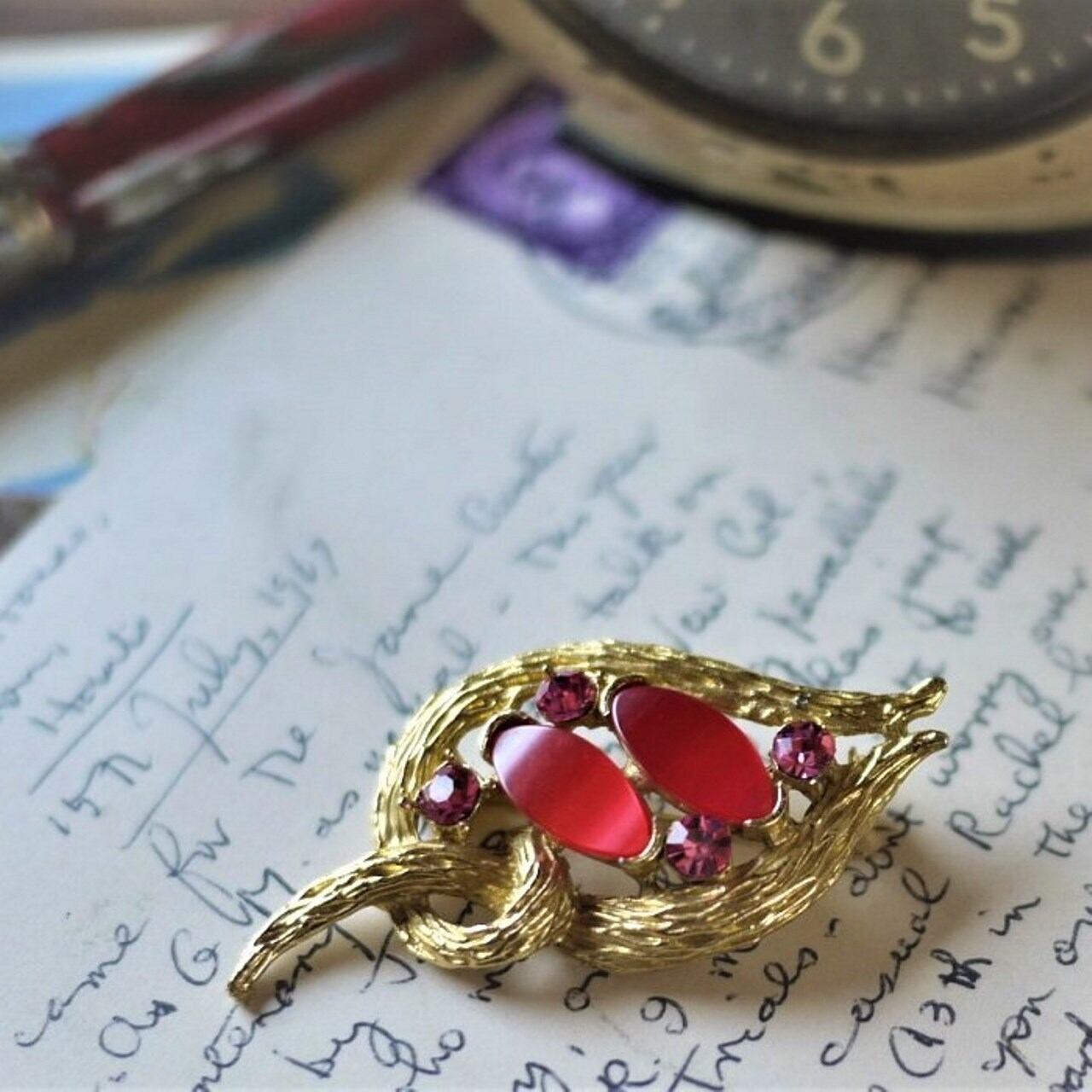 ピンク&ゴールドブローチ イギリス