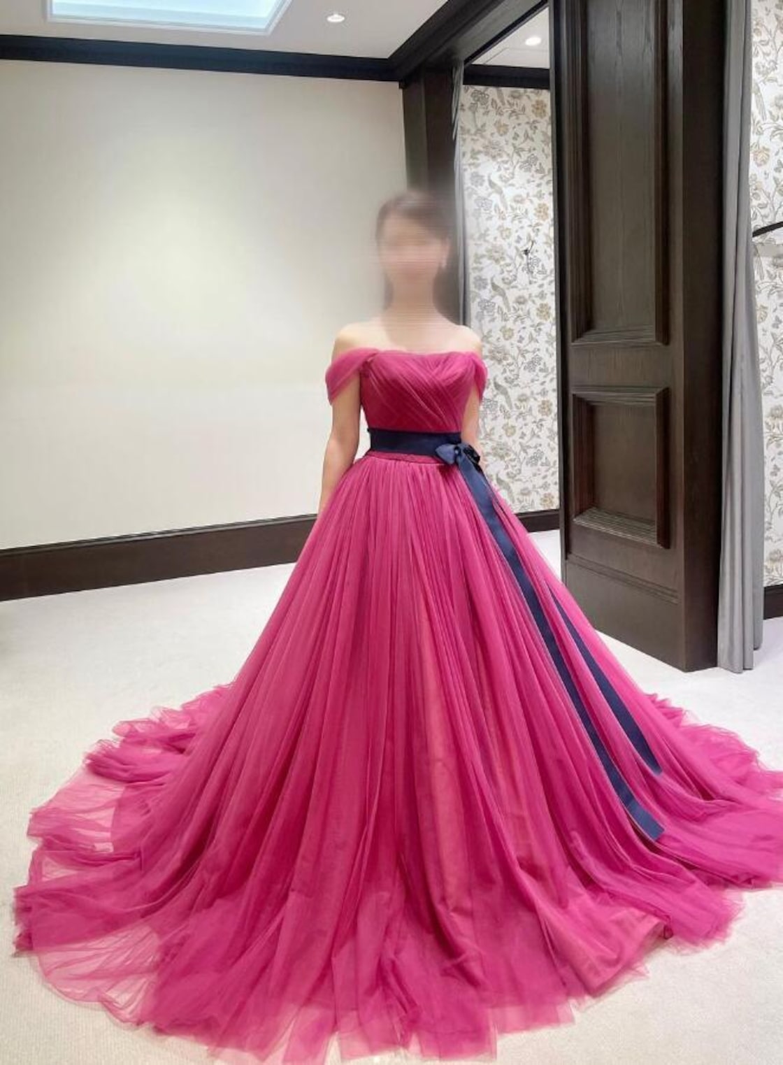 ウェディングドレス カラードレス オフショルダー ビビッドピンク  