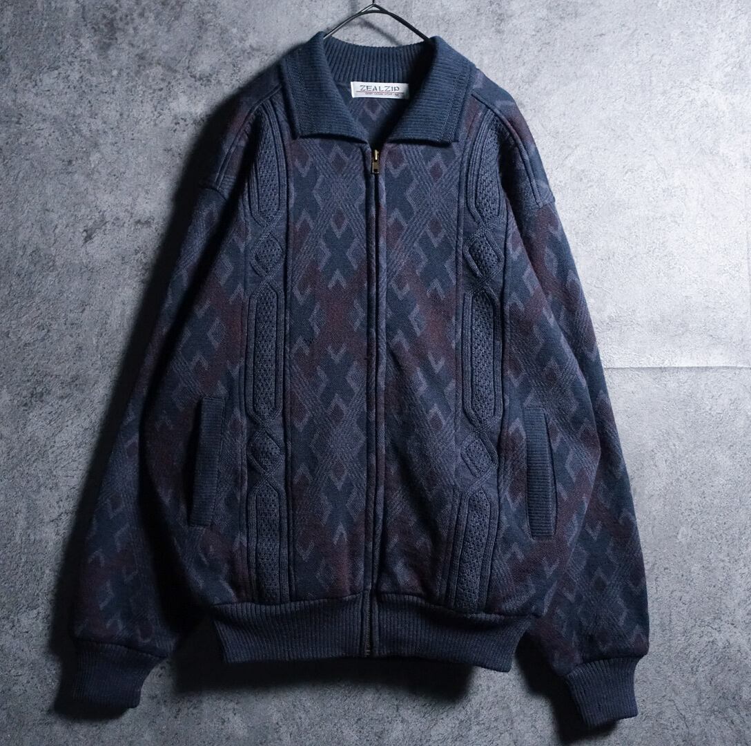 Multicolor geometric pattern design knit