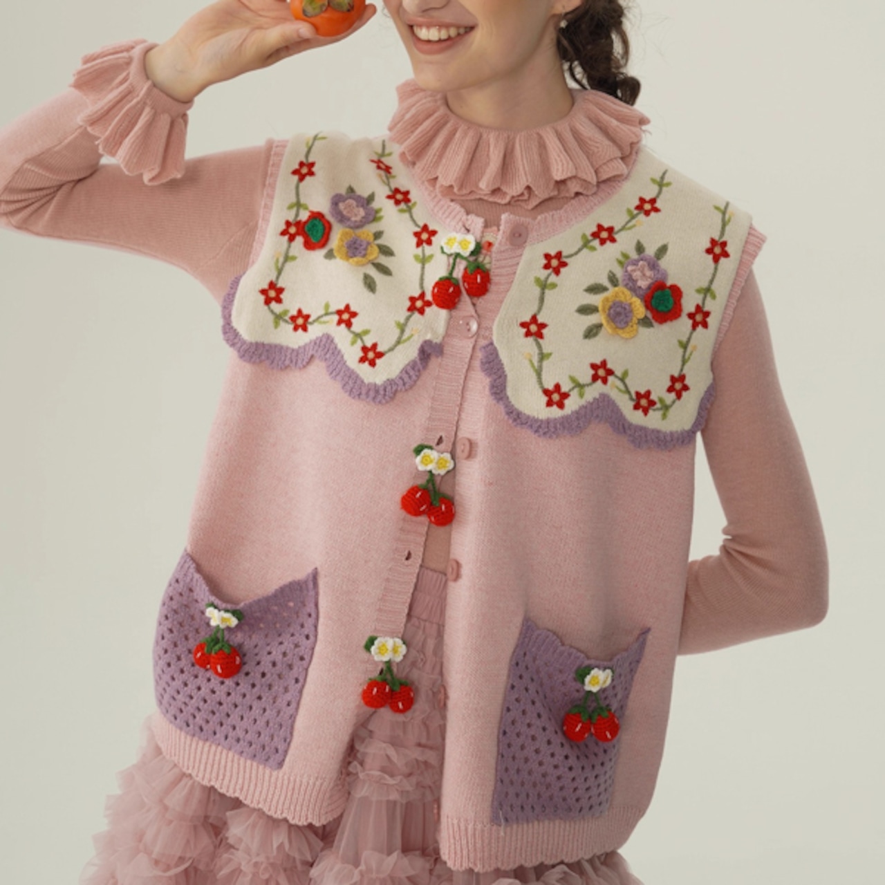 【4color】さくらんぼの唄レース刺繍ベスト 《Y0382》