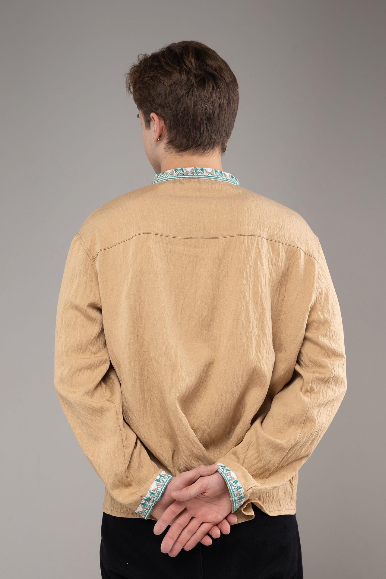 ウクライナ刺繍ヴィシヴァンカ　国章　クロスステッチ手刺繍　L-XLサイズ　メンズ - 6