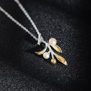 タマサンゴのペンダント - 自然の美しさをそのまま表現した　N147