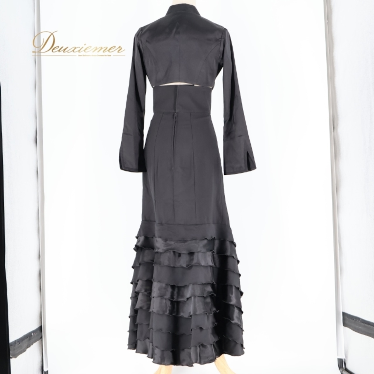 フラメンコ 衣装 ソニアジョーンズ SONIA JOHNES ファルダ ボレロ トップス ツーピース セットアップ 上下セット 黒 無地 レース 光沢 スタイリッシュ ダンス パーティ 発表会 ハイウエスト ブラック系 フラメンコ ドレス スカート セットアップ おしゃれ ステージ衣装 高級感 大人向け 女性用 ブラック系 発表会用 ツーピース 黒色 上下セット 光沢感 シンプル