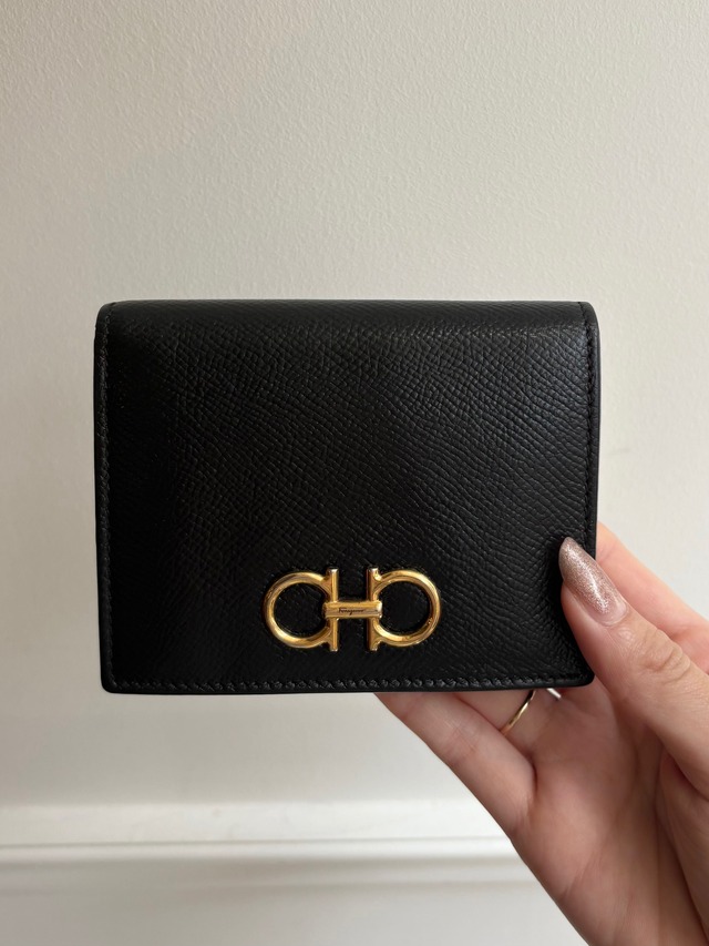 Salvatore ferragamo / vintage two tone gancini wallet.