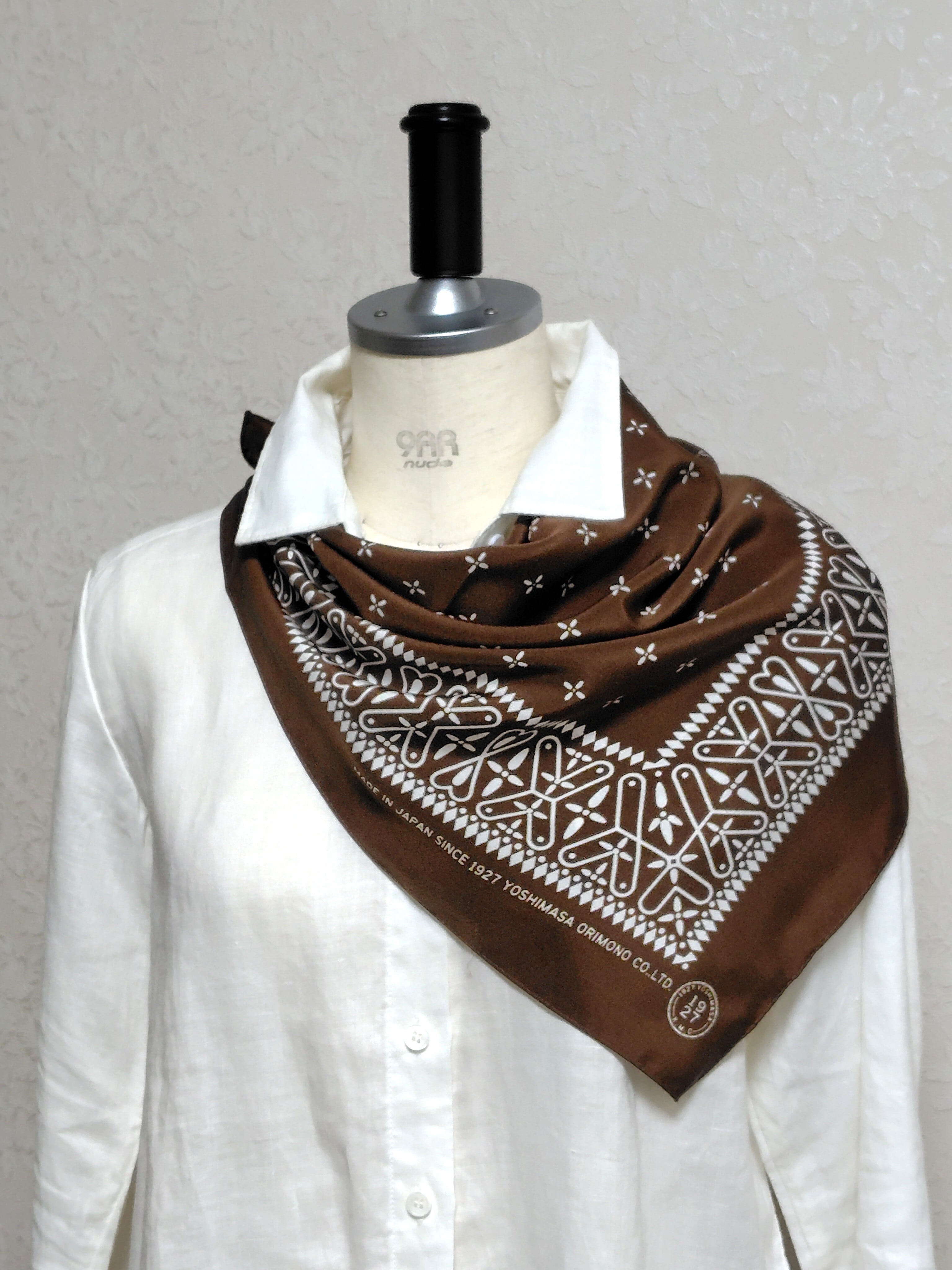 Snoop/ 洗えるシルクスカーフ/ 浜ちりめんシルク【Brown-クロス柄 70