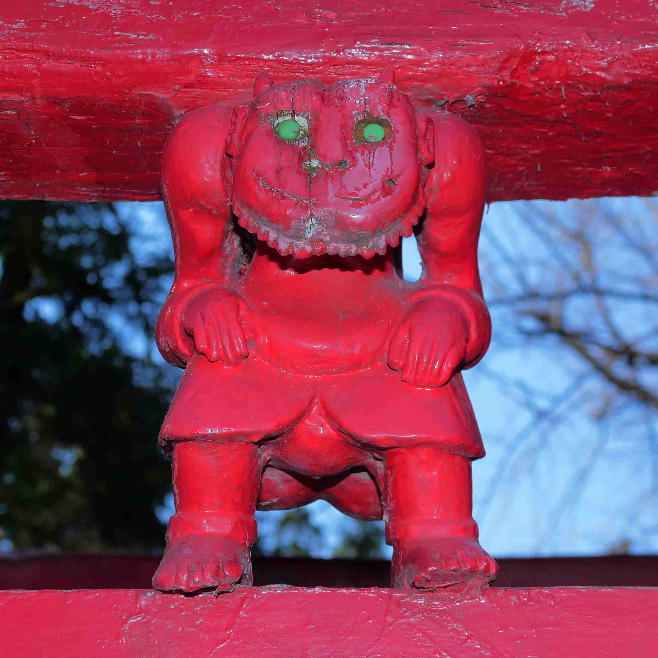 八幡宮 石川 カラー版(壱) (小) 鳥居の鬼コフィギュア | ゆきと支配店